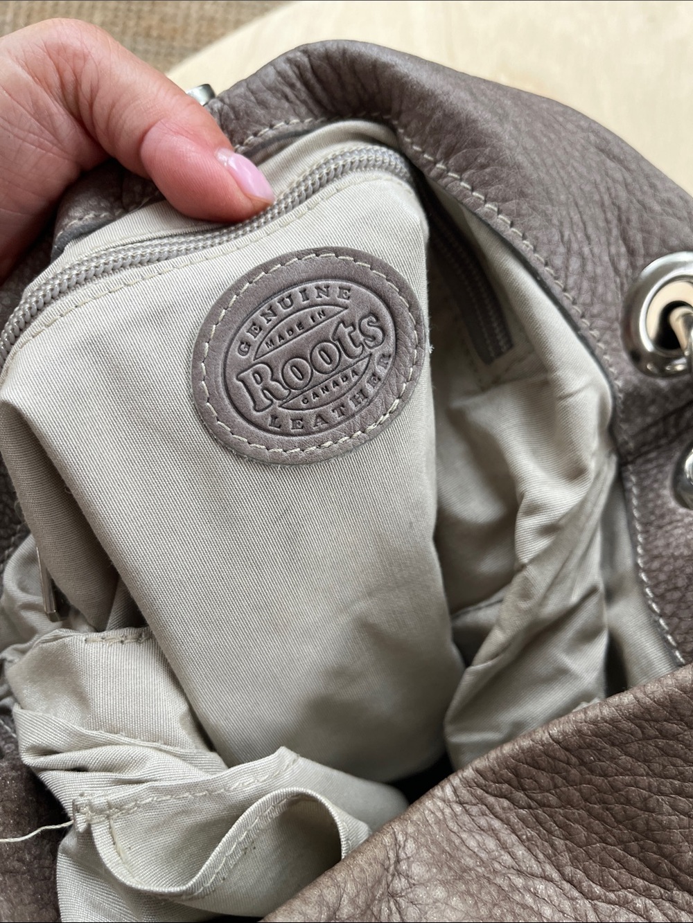 Vintage Roots Large Olivia Taupe Leather Bag - Picture 10 of 13
